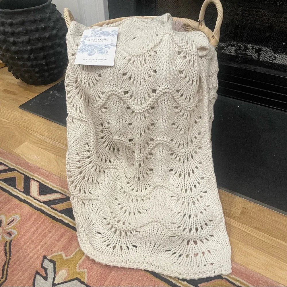 SHABBY CHIC Decorative 60”x60” THRIW